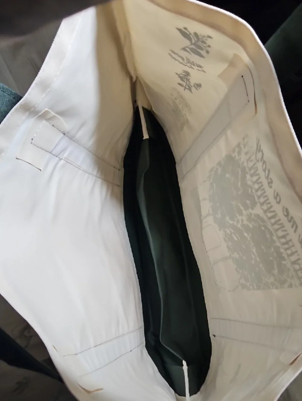 Hamnet Canvas Tote Bag in Cream and Dark Green